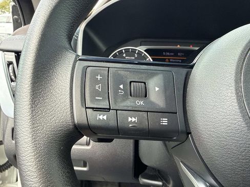 Certified 2023 Nissan Rogue SV FWD image 32