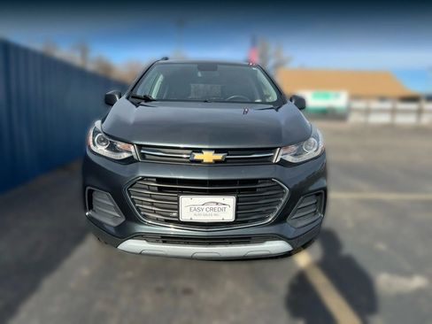 Used 2018 Chevrolet Trax LT w/ LT Convenience Package image 2