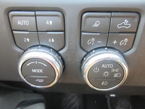 New 2026 GMC Sierra 3500 Denali w/ Denali Reserve Package image 18