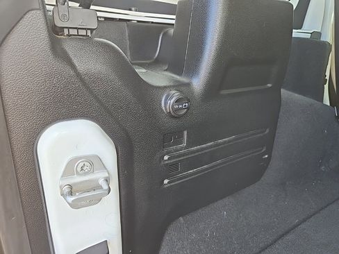 Used 2018 Jeep Wrangler Unlimited Sahara image 48