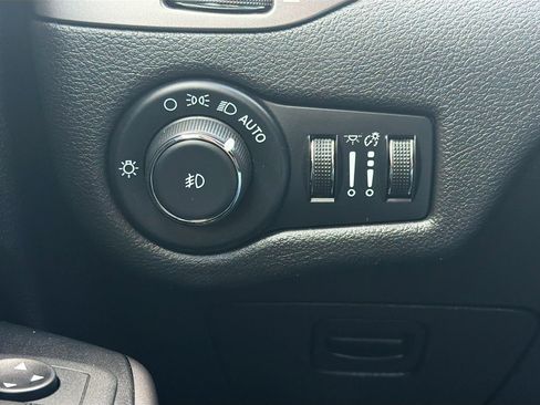 Used 2021 Jeep Cherokee Latitude Lux image 17