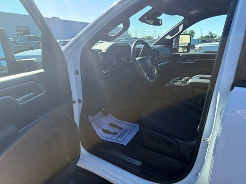 Used 2025 Chevrolet Silverado 3500 LT w/ Safety Package AWD/4WD image 14