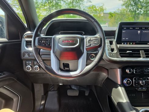 Used 2021 GMC Yukon XL SLE AWD/4WD image 14
