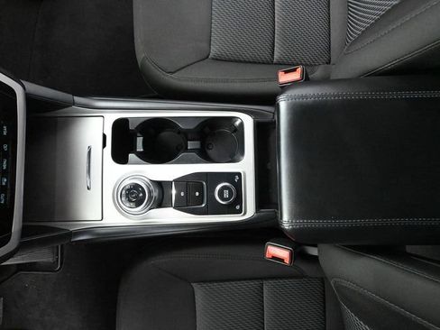 Used 2023 Ford Explorer XLT image 32