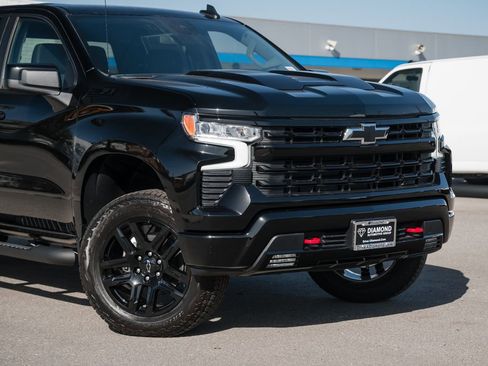 New 2026 Chevrolet Silverado 1500 LT Trail Boss w/ LPO, Dark Essentials Package AWD/4WD image 9