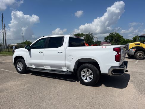Used 2024 Chevrolet Silverado 1500 LT AWD/4WD image 3