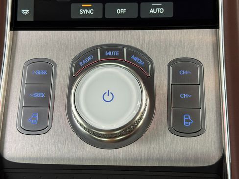 Used 2023 Genesis G90 3.5T image 47