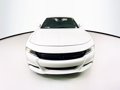 Used 2022 Dodge Charger SXT RWD image 2
