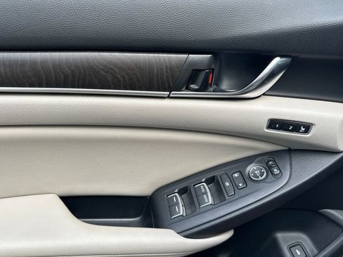 Used 2022 Honda Accord EX-L image 11