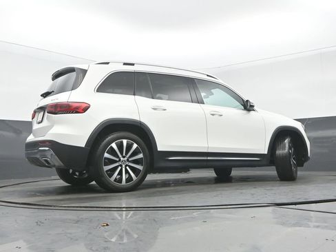 Used 2022 Mercedes-Benz GLB 250 4MATIC image 30