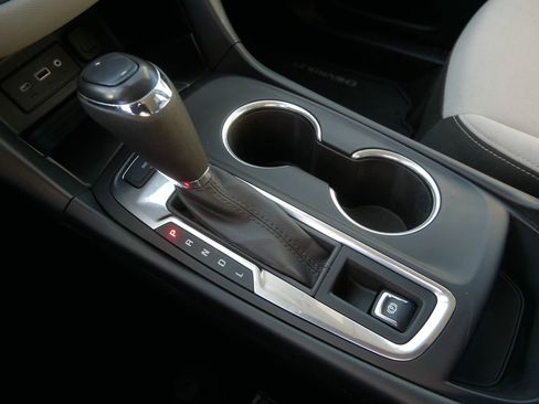 Used 2019 Chevrolet Equinox LS image 22