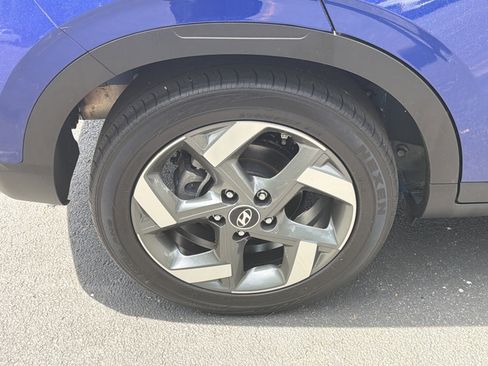 Used 2024 Hyundai Venue SEL FWD image 21