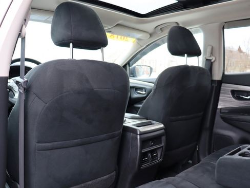 Used 2018 Nissan Murano SV w/ Premium Package image 13