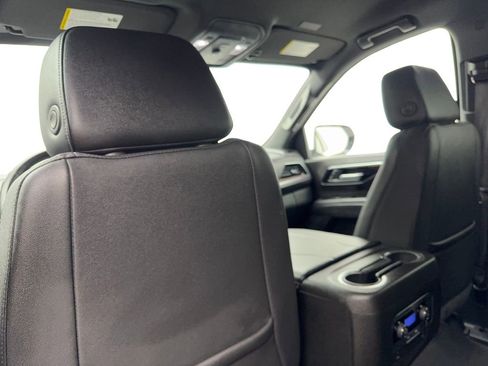 Used 2025 Chevrolet Tahoe LT AWD/4WD image 35