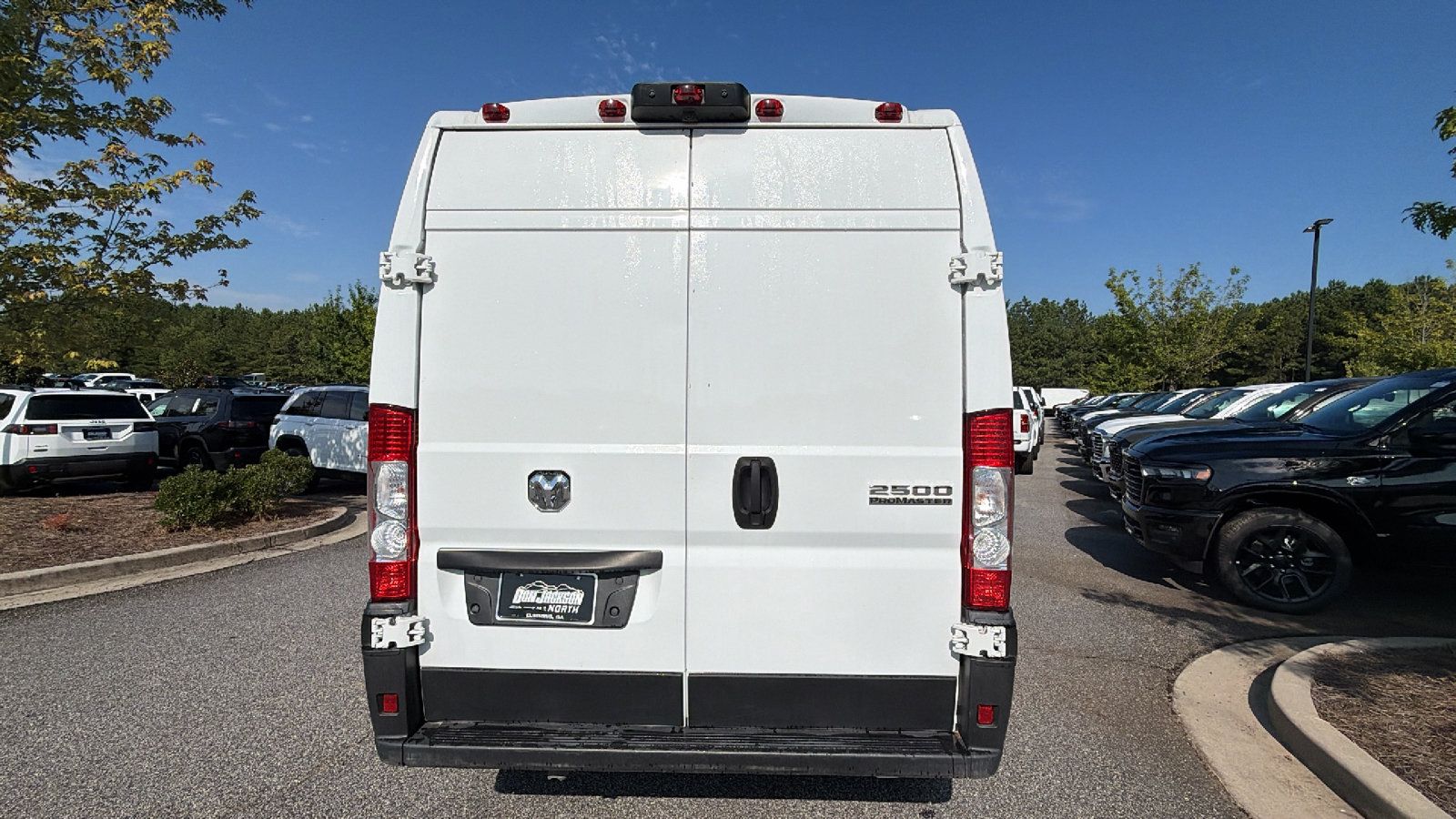 Used 2024 RAM ProMaster 2500 w/ Convenience Group FWD image 9