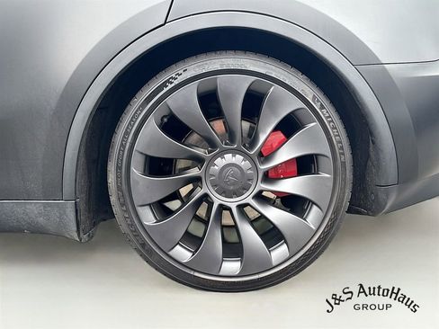 Used 2023 Tesla Model Y Performance image 34