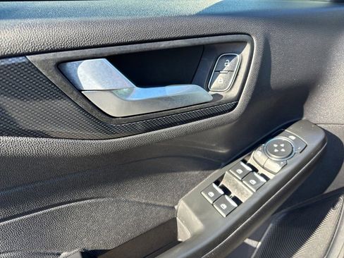 Used 2025 Ford Escape ST-Line w/ Equipment Group 301A image 16