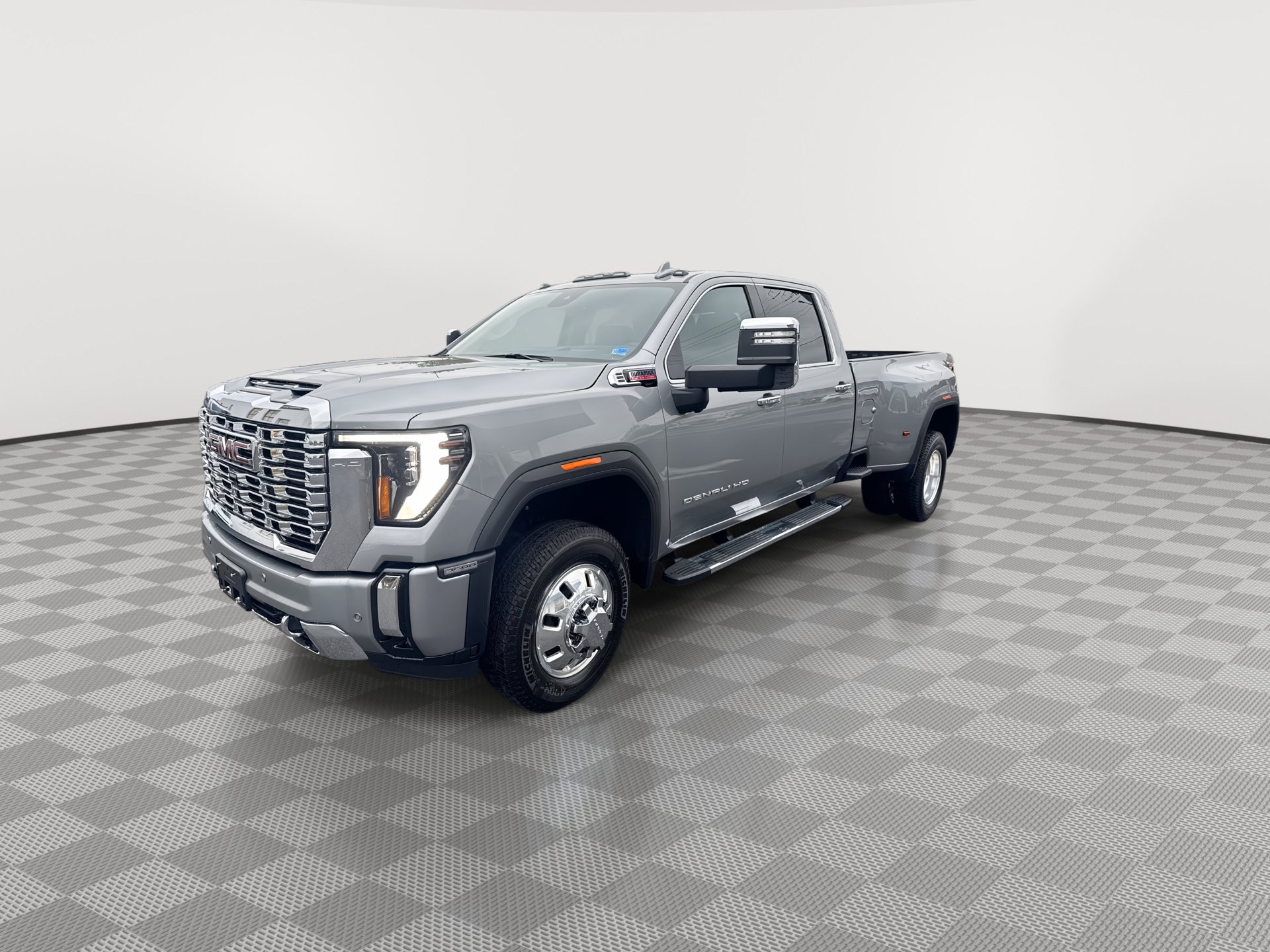 New 2026 GMC Sierra 3500 Denali w/ Denali Reserve Package AWD/4WD image 4