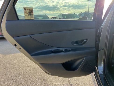 Used 2025 Hyundai Elantra Sport image 10