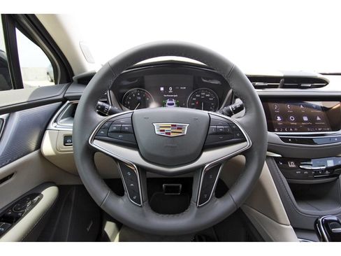 Certified 2023 Cadillac XT5 Premium Luxury w/ Technology Package FWD image 14