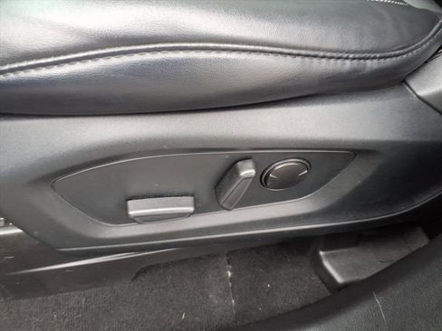 Used 2021 Ford Explorer XLT w/ Equipment Group 202A image 15