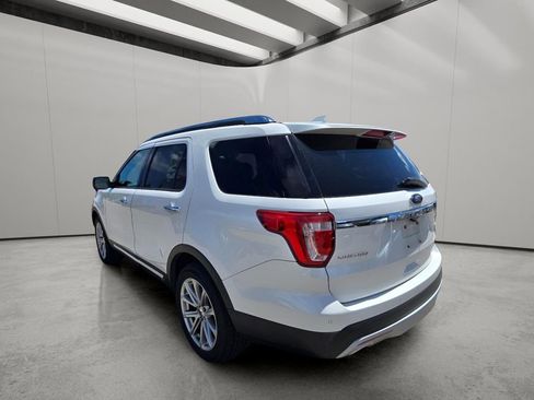 Used 2017 Ford Explorer Limited w/ Equipment Group 301A AWD/4WD image 3