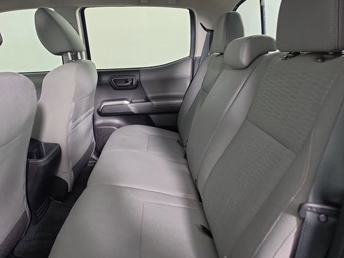 Used 2019 Toyota Tacoma SR5 RWD image 27