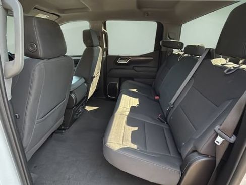 Used 2025 Chevrolet Silverado 1500 LT AWD/4WD image 21