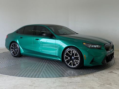 Used 2026 BMW M5 w/ Executive Package image 7