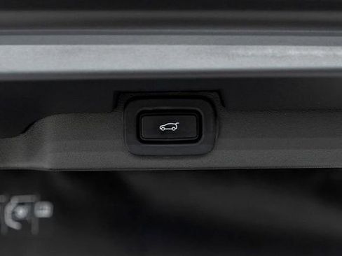 Used 2023 Land Rover Discovery S R-Dynamic image 43