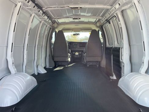 New 2025 Chevrolet Express 2500 image 40