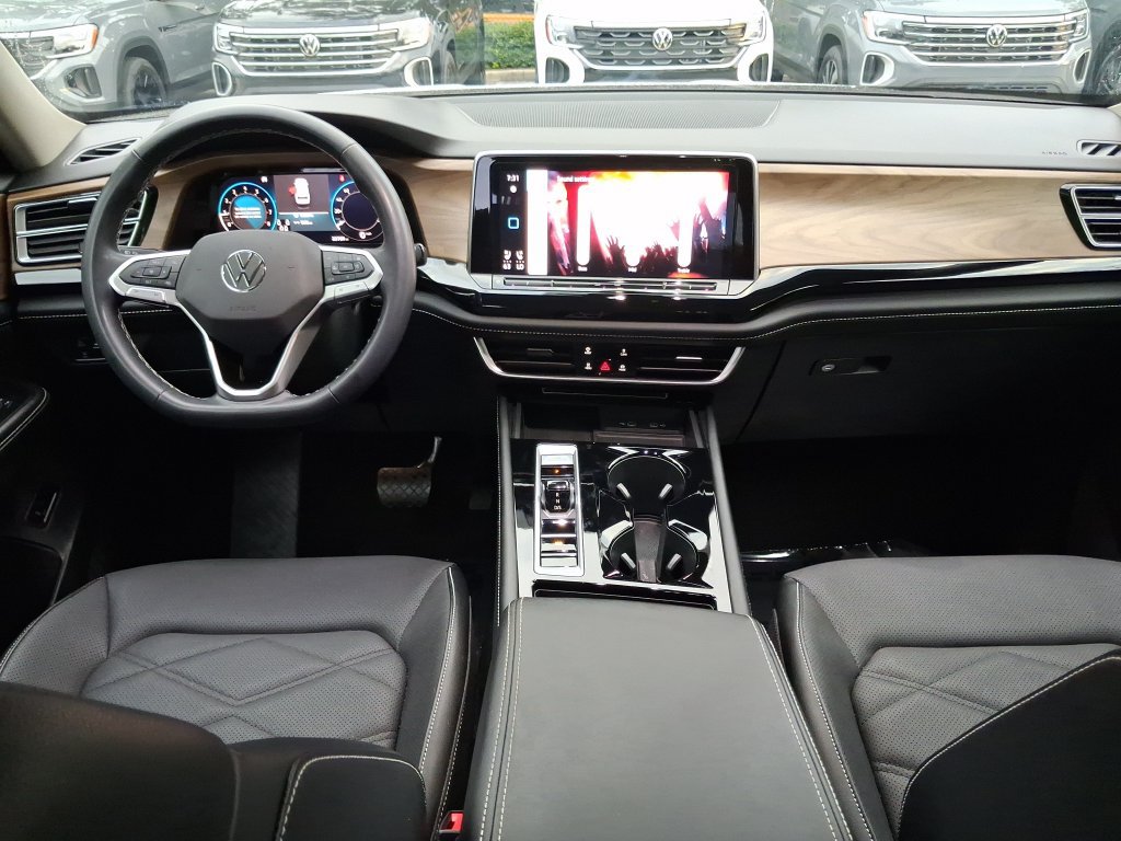 Certified 2024 Volkswagen Atlas SE FWD image 19