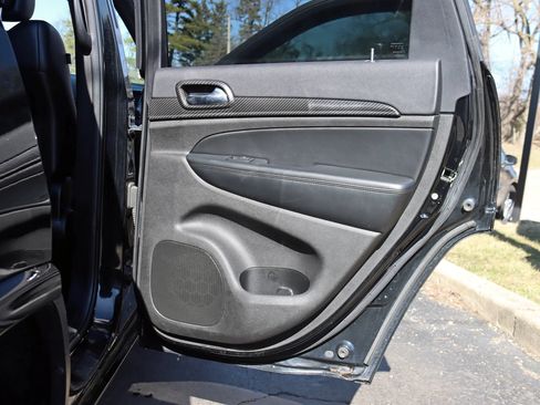 Used 2017 Jeep Grand Cherokee Altitude AWD/4WD image 35