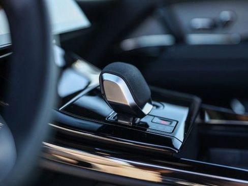 New 2025 Land Rover Range Rover Sport SE image 22