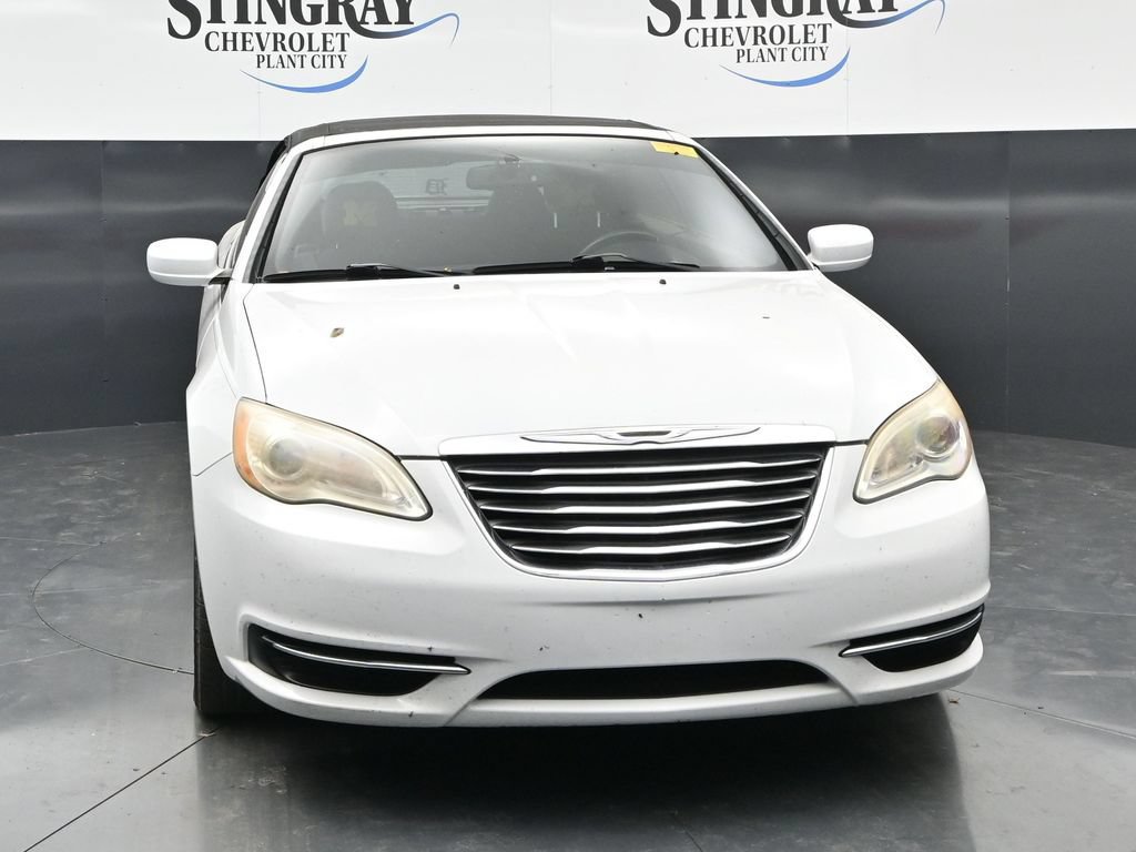 Used 2012 Chrysler 200 Touring FWD image 2