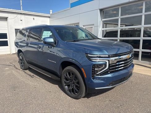 New 2026 Chevrolet Suburban LT AWD/4WD image 1