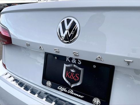 Used 2022 Volkswagen Passat 2.0T SE image 8