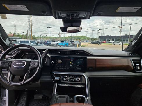 Used 2024 GMC Sierra 2500 Denali Ultimate AWD/4WD image 25