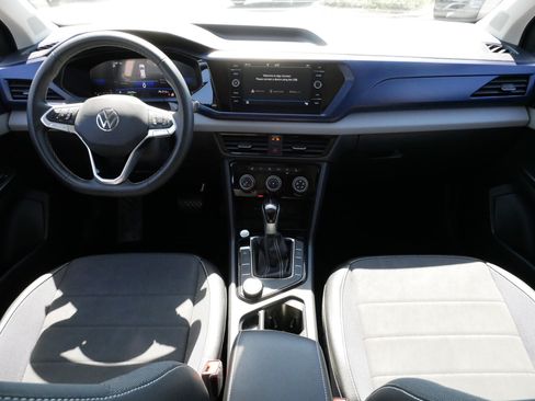 Certified 2023 Volkswagen Taos SE w/ Panoramic Sunroof Package AWD/4WD image 10