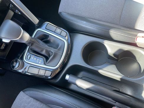 Used 2025 Kia Seltos S image 35