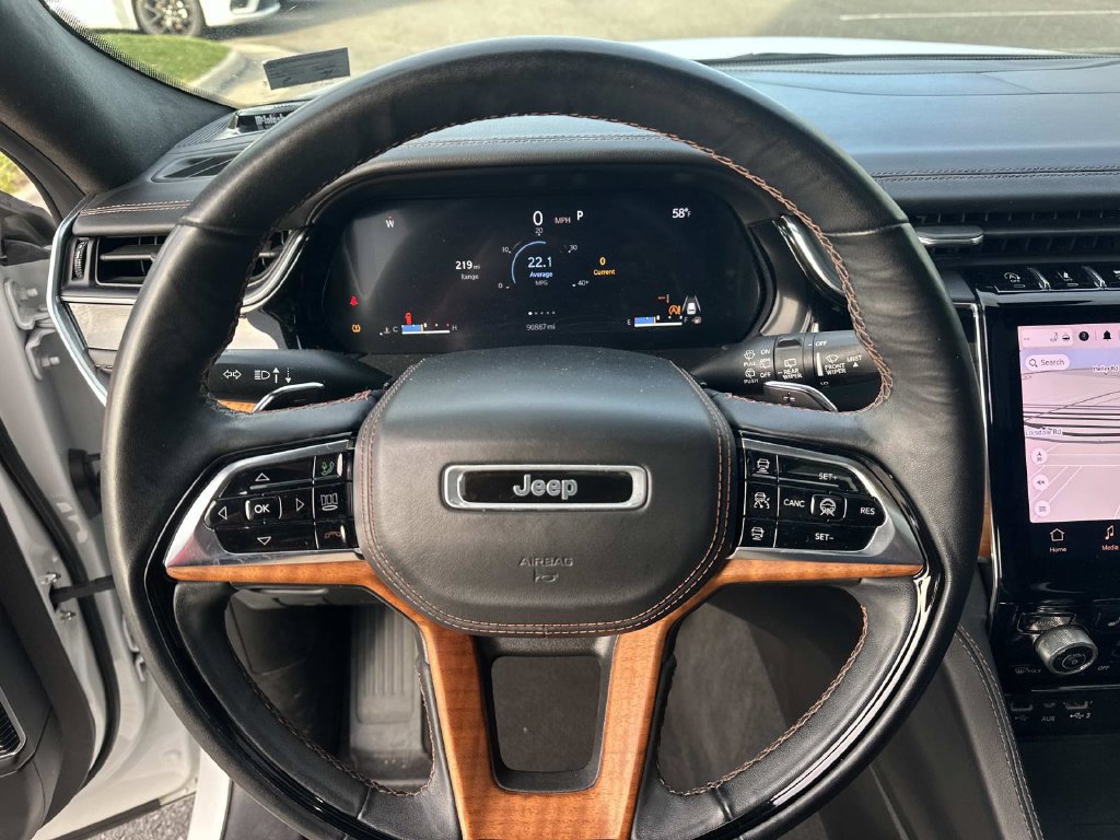 Used 2022 Jeep Grand Cherokee Summit AWD/4WD image 26