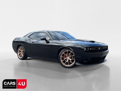 Used 2020 Dodge Challenger GT image 1