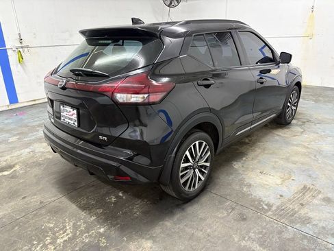 Used 2023 Nissan Kicks SR w/ SR Premium Package image 3