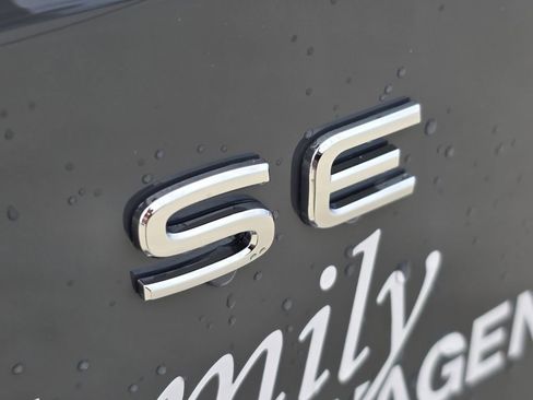 New 2026 Volkswagen Atlas SE image 7