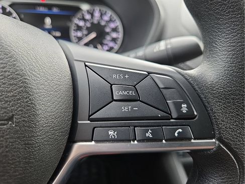 Used 2025 Nissan Sentra SV FWD image 20