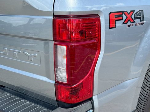 Used 2020 Ford F350 Lariat w/ FX4 Off-Road Package AWD/4WD image 30