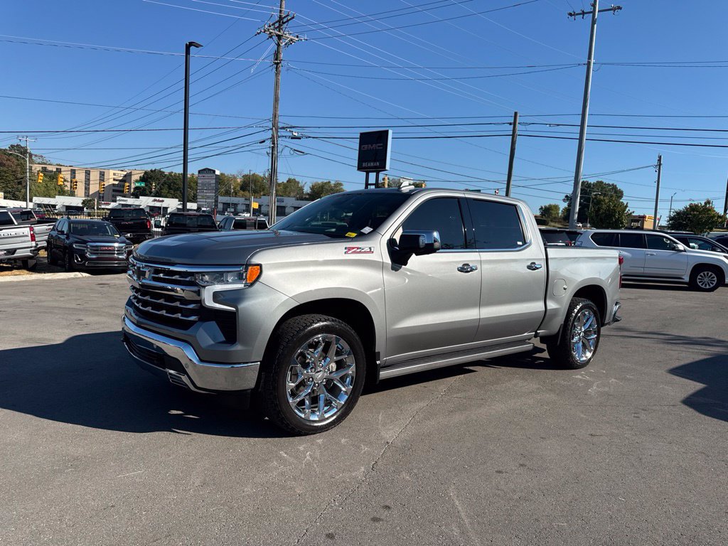 Used 2023 Chevrolet Silverado 1500 LTZ w/ LTZ Premium Package AWD/4WD image 5