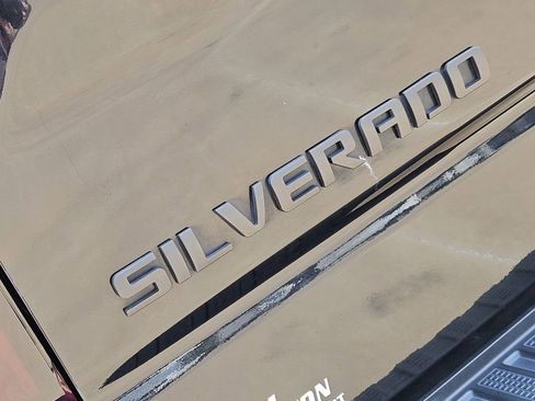 Used 2021 Chevrolet Silverado 1500 RST w/ Texas Edition Plus AWD/4WD image 15