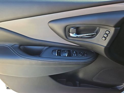 Used 2023 Nissan Murano SL w/ SL Moonroof Package image 17