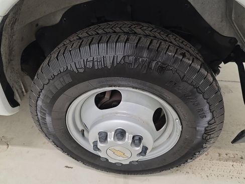 Used 2022 Chevrolet Express 3500 Work Van w/ Power Convenience Package image 4